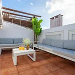 Liberty Penthouse Three-Bedroom Apartment - By Lu Holidays